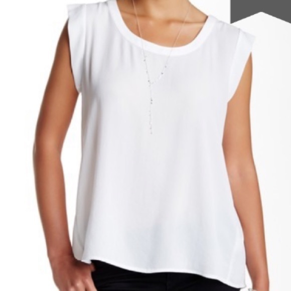Pleione Short Sleeve Pleated Back Blouse